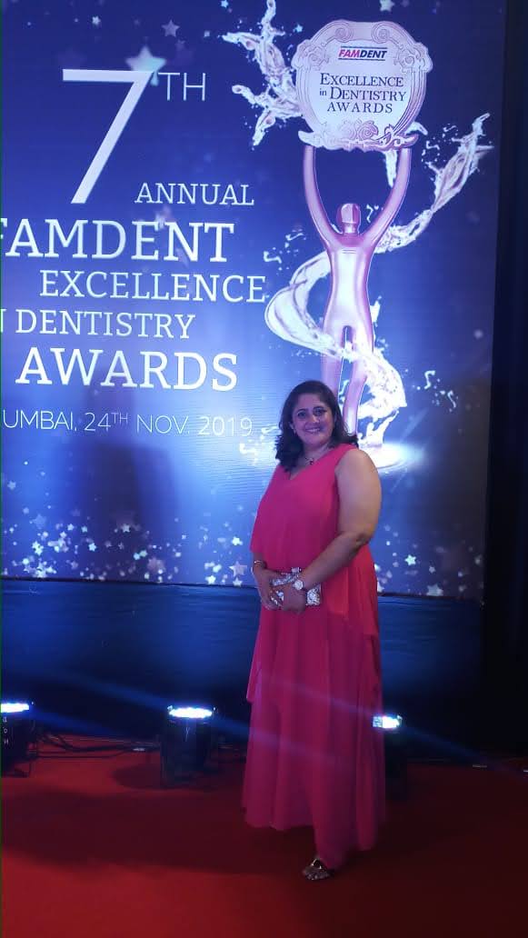 Famdent_awards_maala_Mam1.jpg